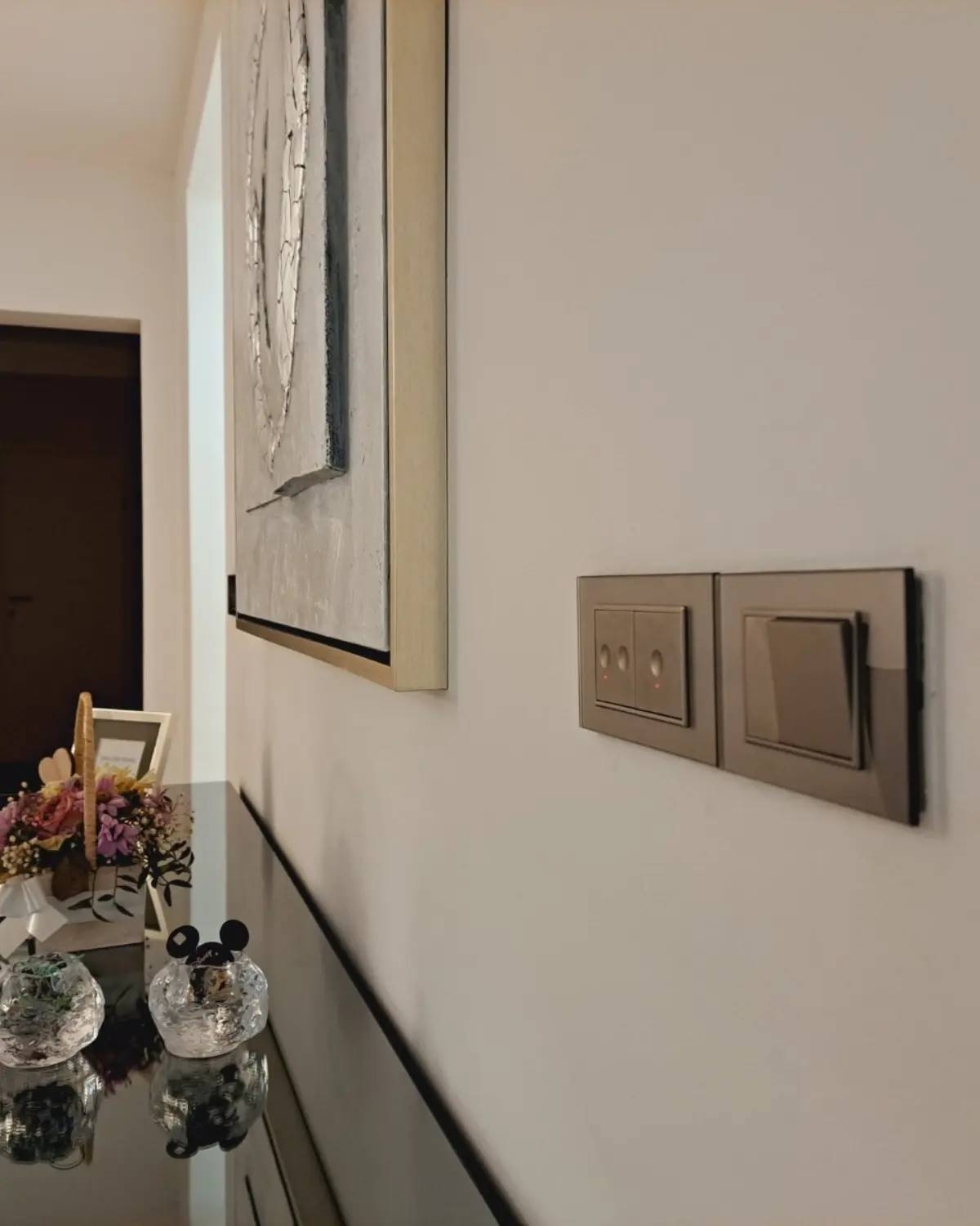 Opremanje stana u Tuzli Livolo modularnim programom utičnica i prekidača